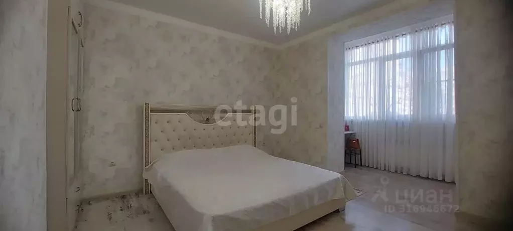 2-к кв. Карачаево-Черкесия, Черкесск ул. Космонавтов, 41В (86.0 м) - Фото 0