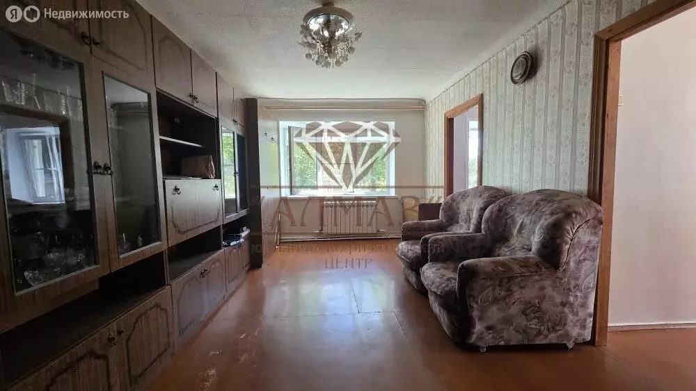 3-комнатная квартира: посёлок Газопровод, Советская улица, 4 (49 м) - Фото 1