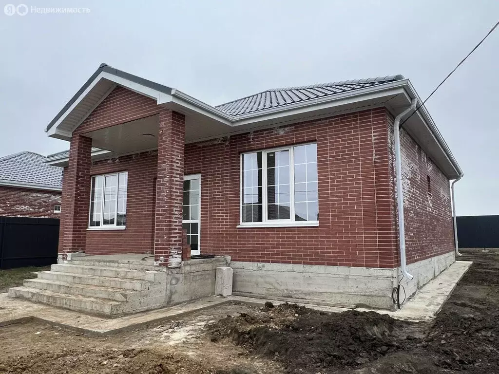 Дом в Ростов-на-Дону, Особенная улица (110 м) - Фото 1