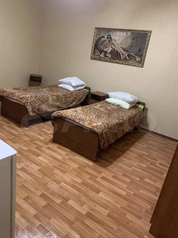 Комната 20 м в 5-к., 2/2 эт. - Фото 0