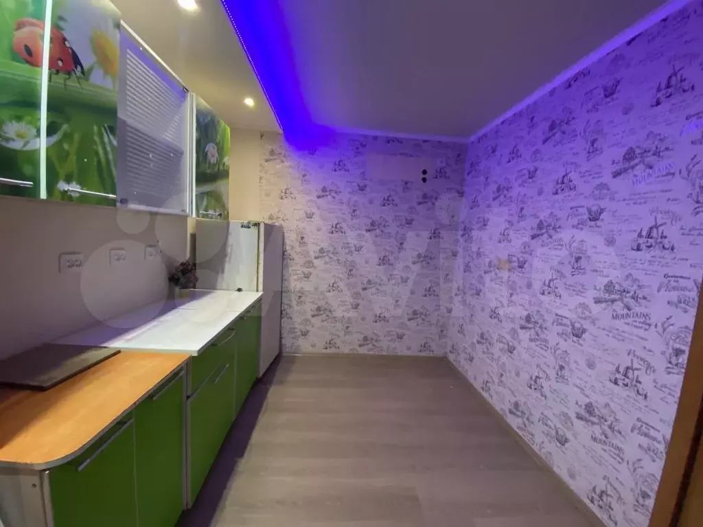Комната 31 м в 3-к., 3/5 эт. - Фото 0