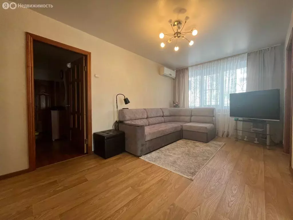 4-комнатная квартира: Волгоград, микрорайон Жилгородок, ... - Фото 1