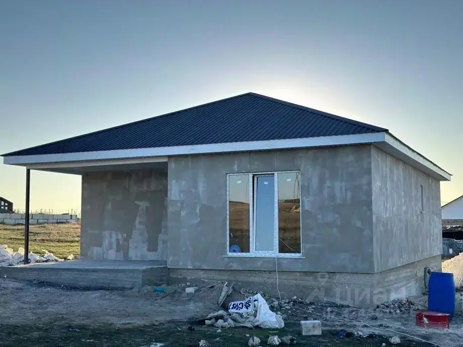 Дом в Крым, Симферопольский район, с. Трудовое ул. Аблаева, 17 (120 м) - Фото 2