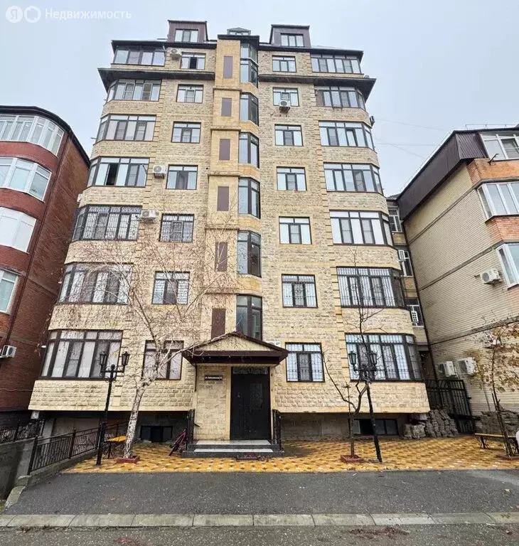 2-комнатная квартира: Махачкала, Кородинская улица, 10 (90 м) - Фото 1