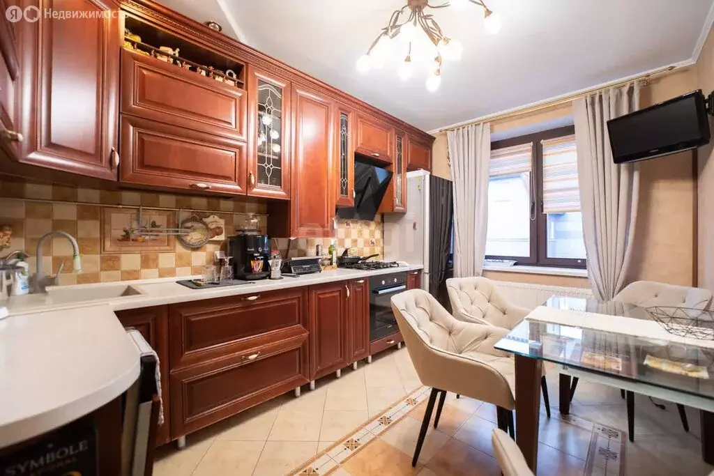 4-комнатная квартира: Калининград, улица Островского, 1Б (107 м) - Фото 1