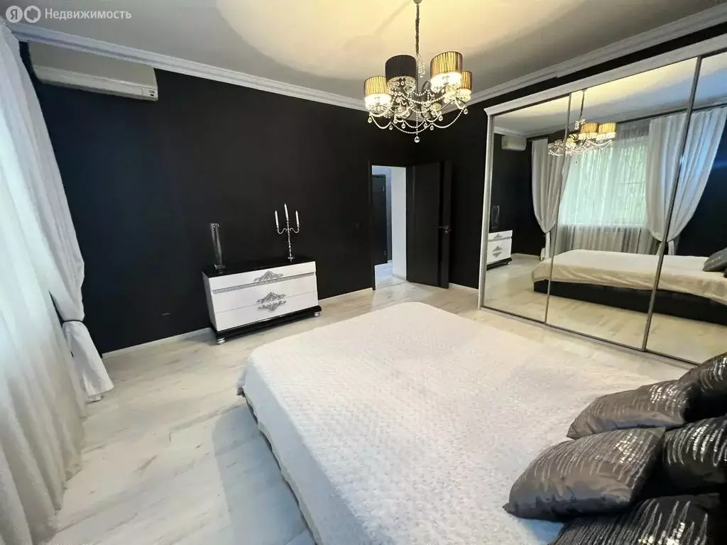 3-комнатная квартира: Волгоград, улица им. Циолковского, 8 (83 м) - Фото 2