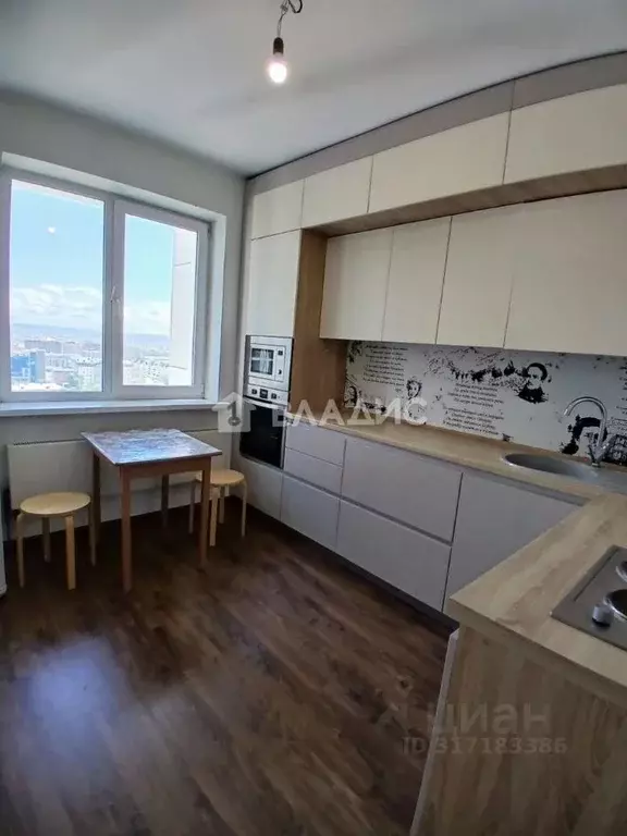 1-к кв. Иркутская область, Иркутск ул. Маяковского, 67/1 (38.7 м) - Фото 0