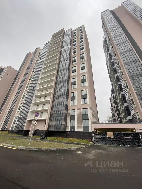 Гараж в Санкт-Петербург аллея Арцеуловская, 19 (13 м) - Фото 0