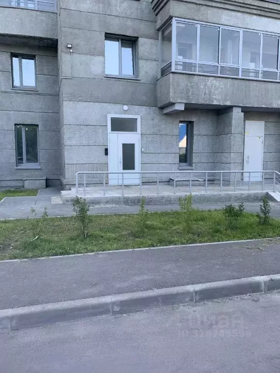 Студия Новосибирская область, Новосибирск ул. Есенина, 67 (30.7 м) - Фото 1