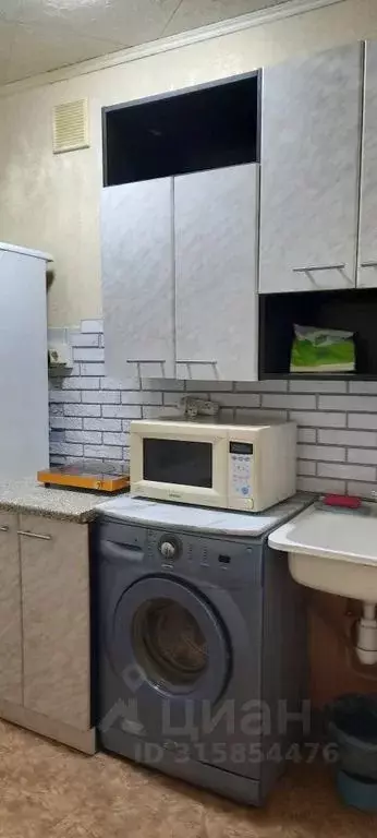 1-к кв. Иркутская область, Усть-Илимск ул. Героев Труда, 29 (39.0 м) - Фото 0