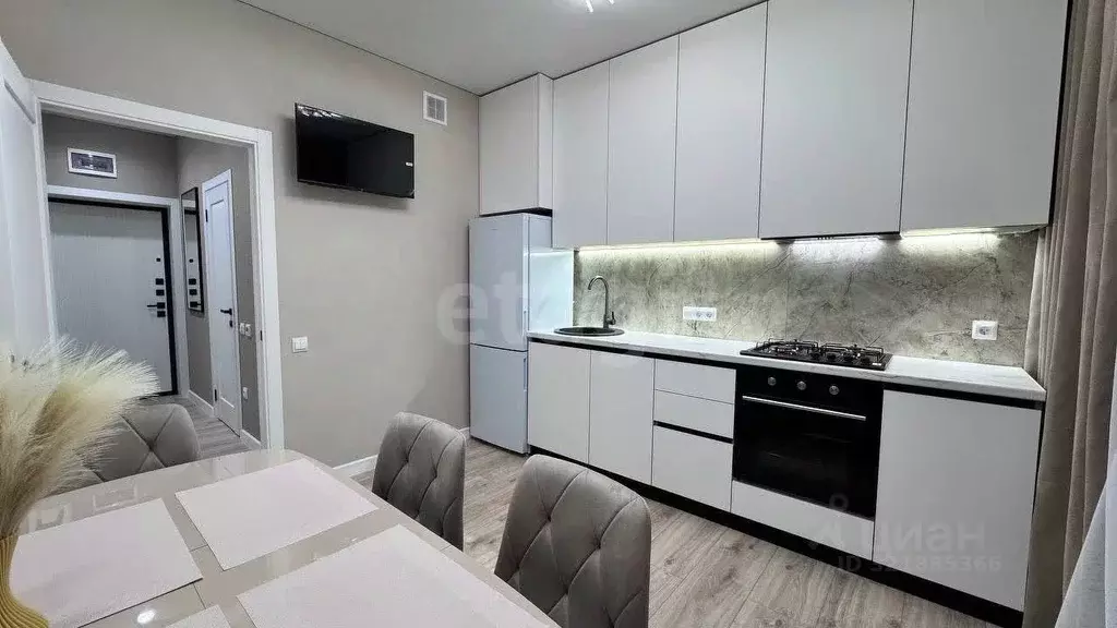 1-к кв. Крым, Симферопольский район, с. Мирное ул. Крымской Весны ... - Фото 0