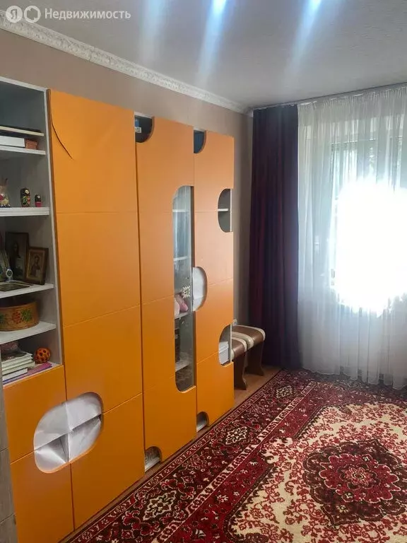3-комнатная квартира: Миллерово, улица Земляченко, 40 (61 м) - Фото 0