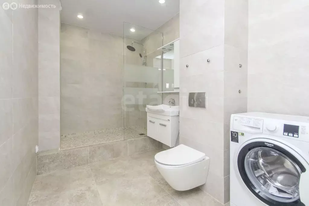 Квартира-студия: Тюмень, улица Андрея Бушуева, 2 (30 м) - Фото 0