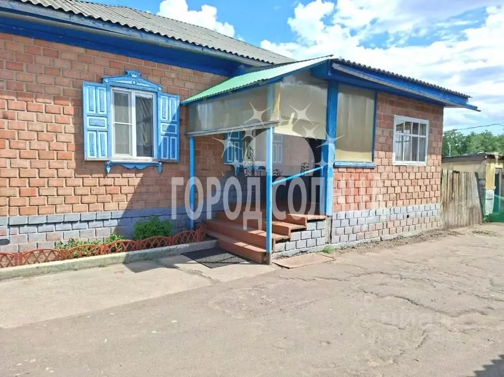 Дом в Омская область, Черлакский район, с. Иртыш Школьная ул. (65 м) - Фото 1