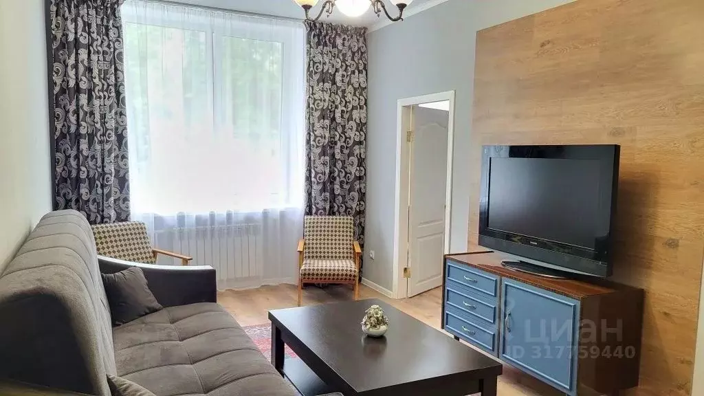 3-к кв. Саратовская область, Саратов Соборная пл., 5 (56.0 м) - Фото 0