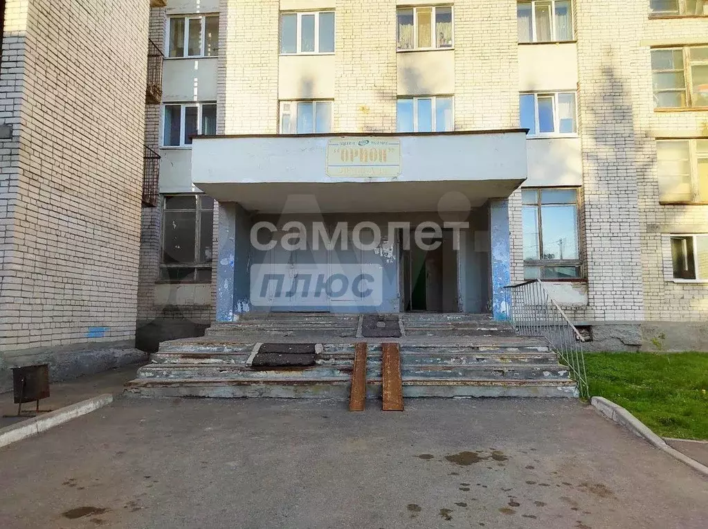 Комната 13,1 м в 8-к., 1/9 эт. - Фото 1