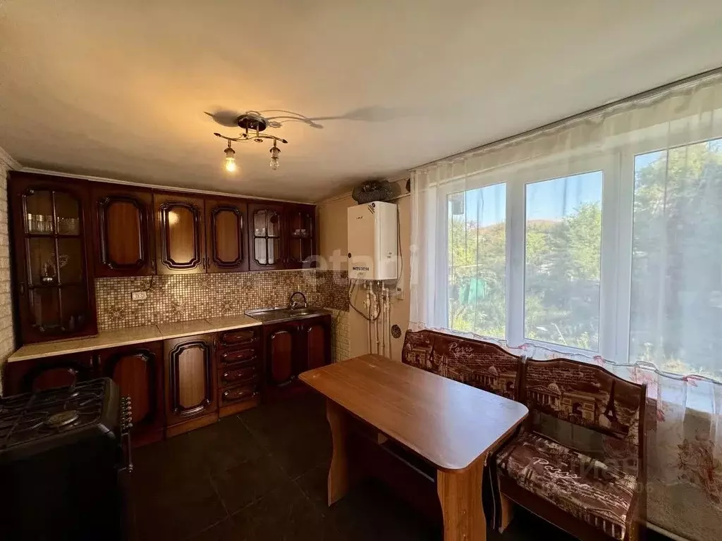 Дом в Карачаево-Черкесия, Усть-Джегута Джегутинская ул. (60 м) - Фото 0