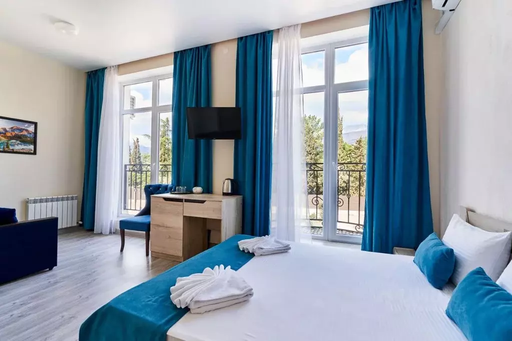 Комната Крым, Алушта муниципальный округ, с. Изобильное ул. ... - Фото 1