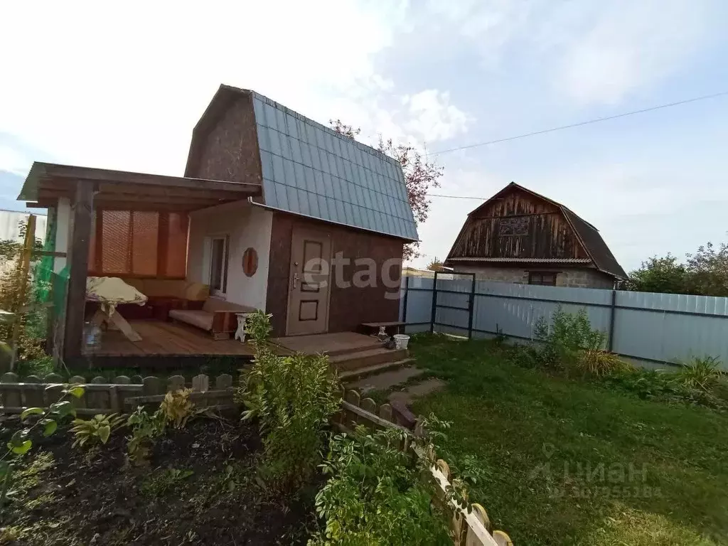 Дом в Свердловская область, Каменск-Уральский пл. Ленинского Комсомола ... - Фото 0