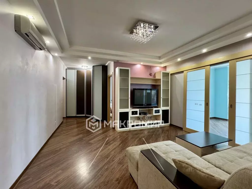 3-к кв. Московская область, Красногорск бул. Павшинский, 7 (100.0 м) - Фото 0