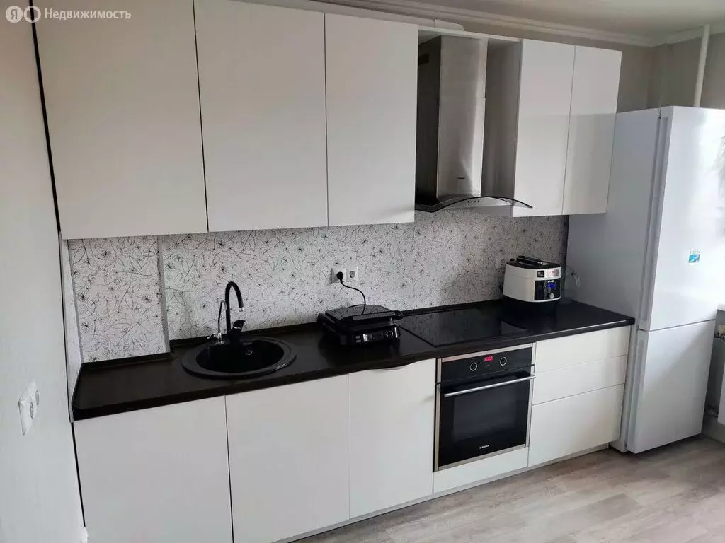 2-комнатная квартира: Тюмень, Депутатская улица, 112 (55.1 м) - Фото 1