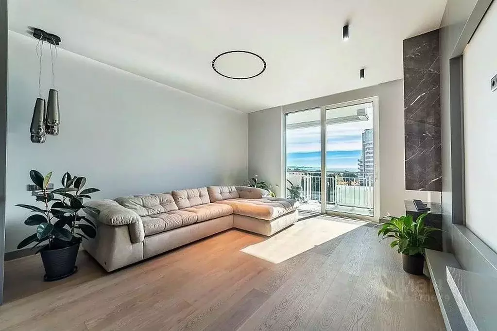 3-к кв. Краснодарский край, Сочи Светлана мкр, ул. Гагринская, 10 ... - Фото 2