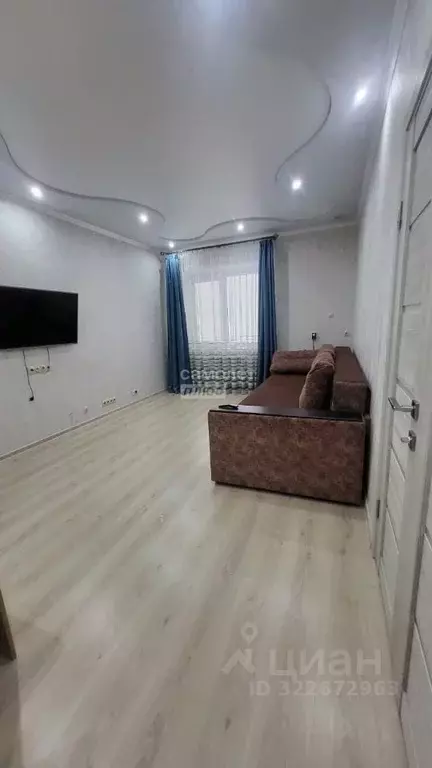 2-к кв. Астраханская область, Астрахань ул. Куликова, 81к2 (67.0 м) - Фото 0