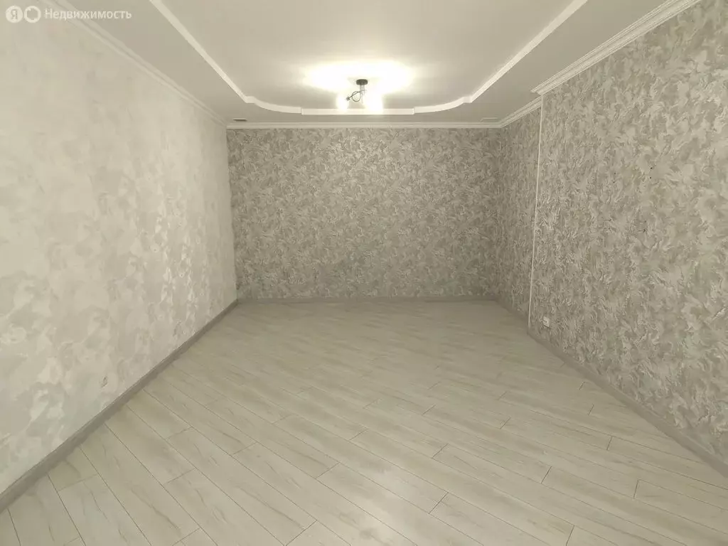 1-комнатная квартира: Владикавказ, улица Колка Кесаева, 22 (50 м) - Фото 2