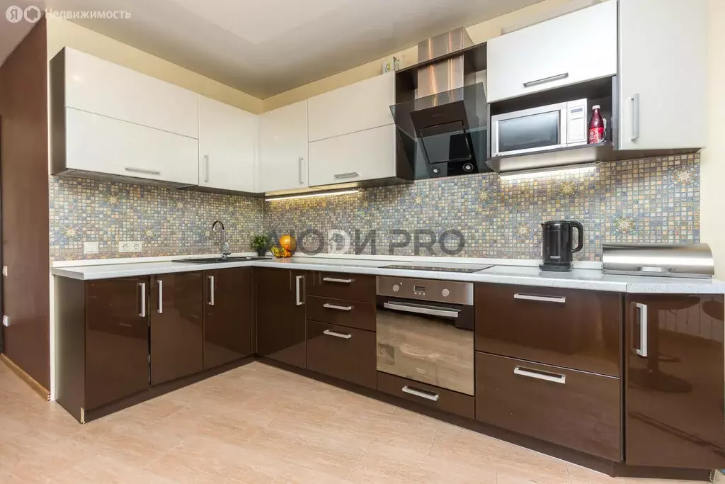 2-комнатная квартира: Уфа, улица Набережная реки Уфы, 25 (57 м) - Фото 1