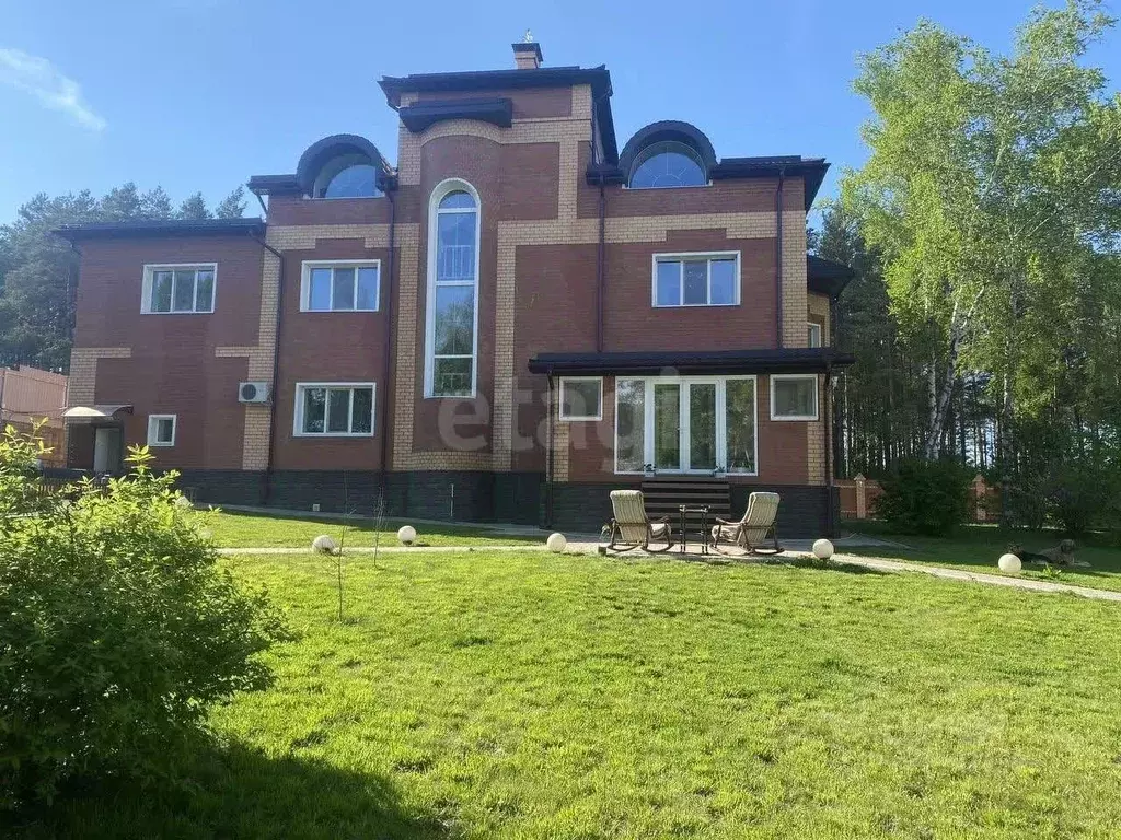 Дом в Амурская область, Благовещенский район, с. Чигири Хвойная ул., ... - Фото 1