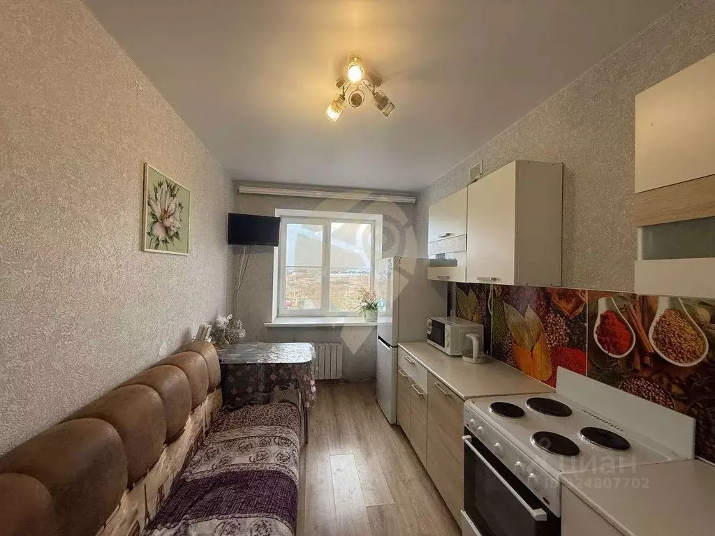 2-к кв. Белгородская область, Старый Оскол Центральный мкр, 1 (56.8 м) - Фото 1