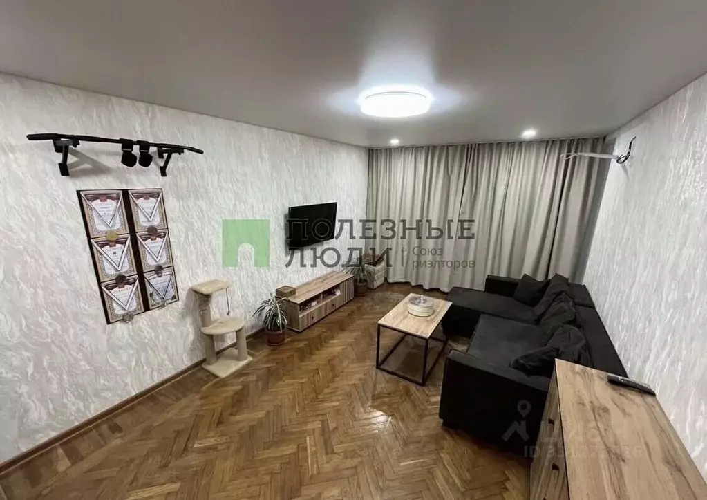 3-к кв. Крым, Евпатория ул. Имени 60-летия Октября, 28 (65.0 м) - Фото 1