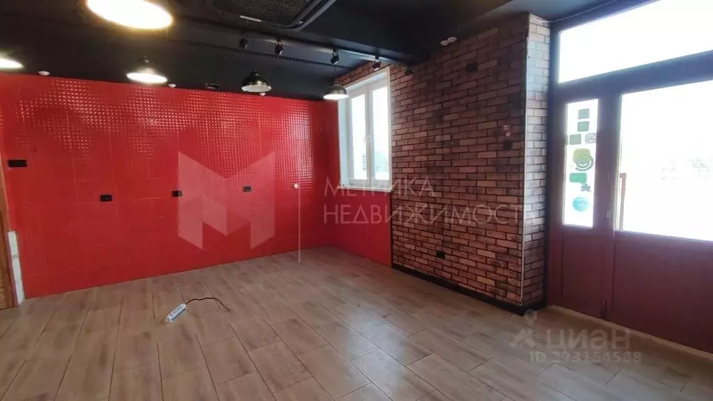 Торговая площадь в Тюменская область, Тюмень ул. Героев Космоса, 23 ... - Фото 1