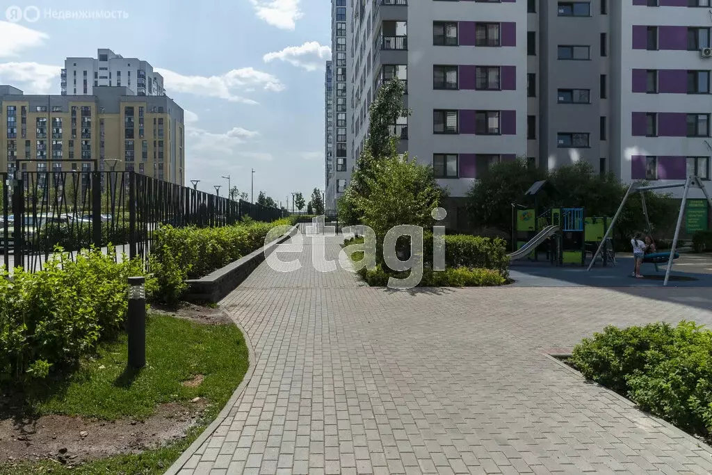 2-комнатная квартира: Тюмень, улица Монтажников, 57 (56.1 м) - Фото 0