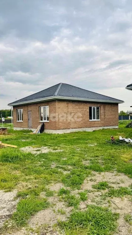 Дом в Краснодарский край, Кореновск ул. Хабибуллина (110 м) - Фото 1