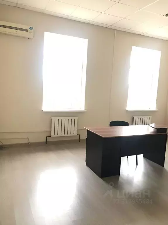 Офис в Краснодарский край, Ейск ул. Розы Люксембург, 26 (18 м) - Фото 2