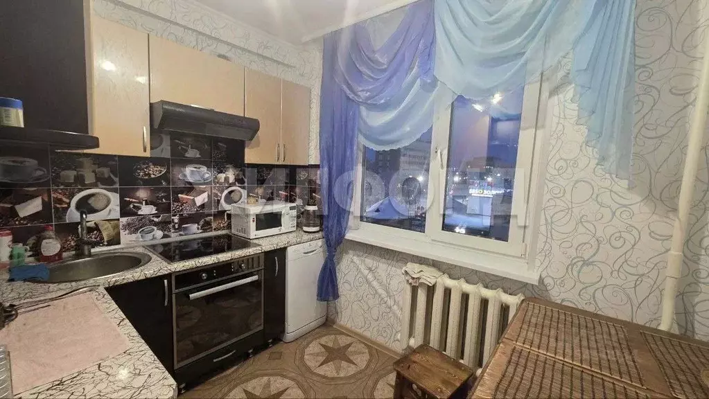 2-к кв. Ханты-Мансийский АО, Когалым Ленинградская ул., 33 (50.0 м) - Фото 2