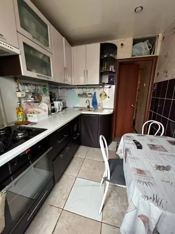 4-к кв. Омская область, Омский район, пос. Ростовка 10 (61.6 м) - Фото 0