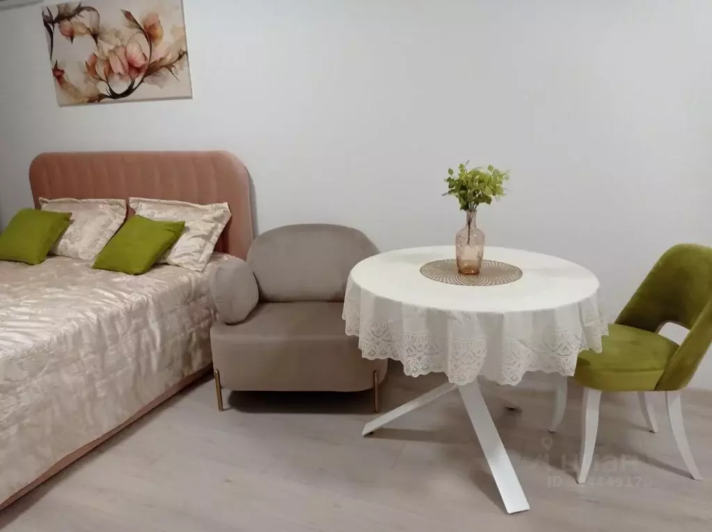 Студия Тюменская область, Тюмень ул. 50 лет Октября, 63Г (30.0 м) - Фото 1