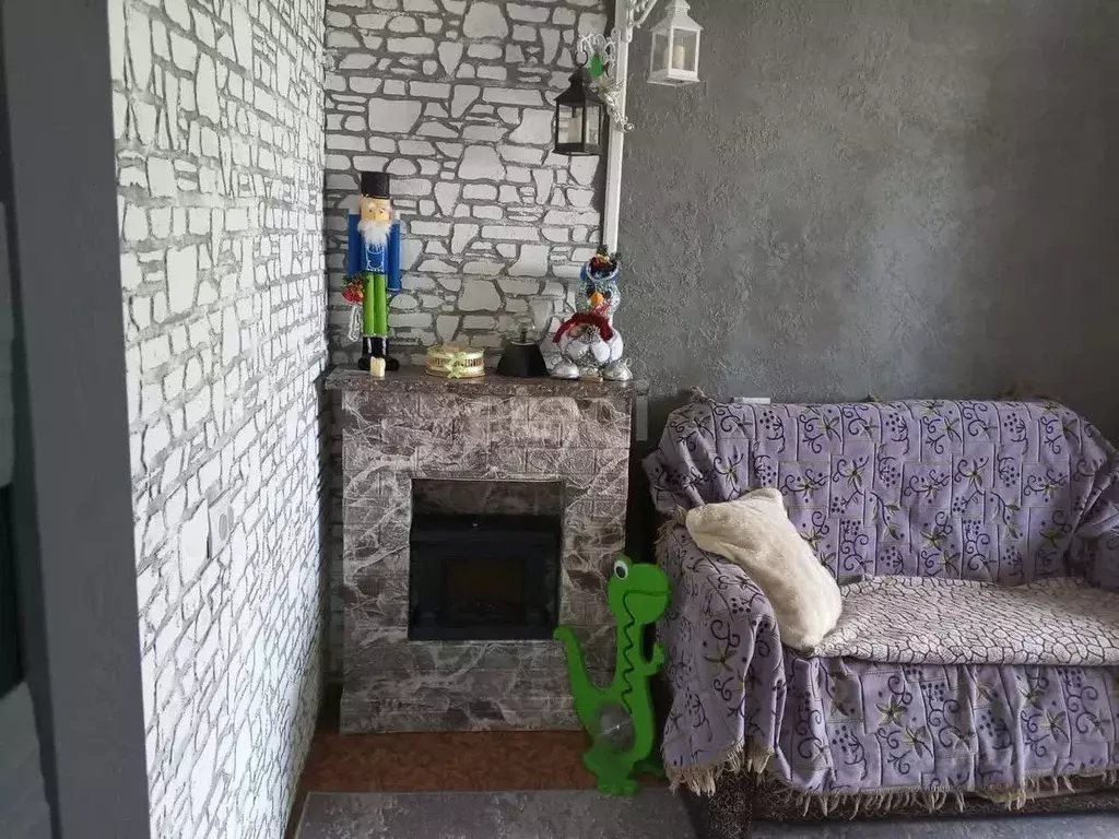 3-к кв. Псковская область, Остров Загородная ул., 4 (54.0 м) - Фото 1