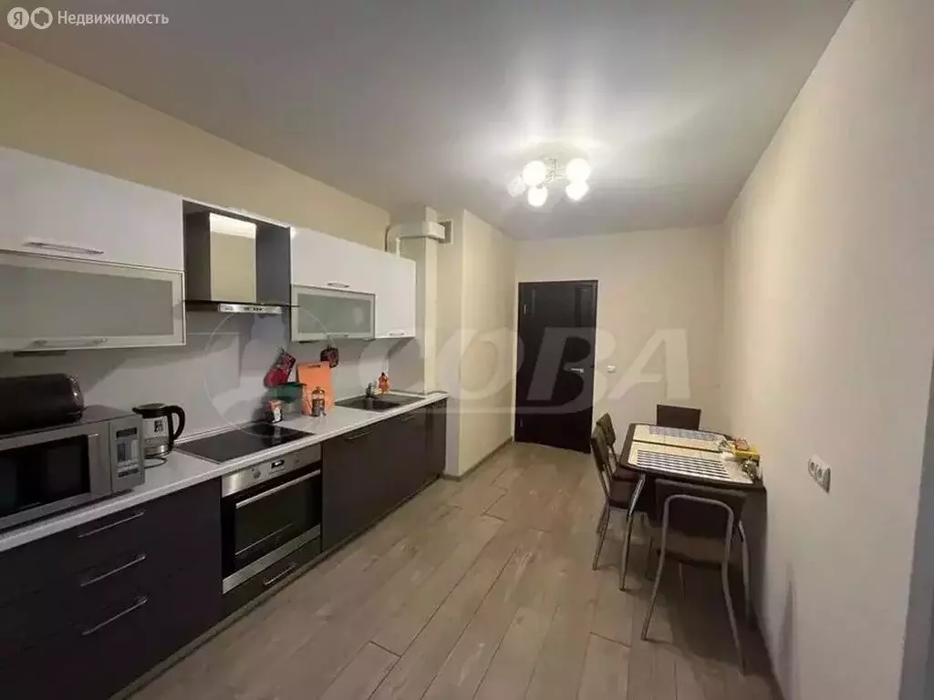 1-комнатная квартира: Тюмень, улица Максима Горького, 68 (48.8 м) - Фото 2