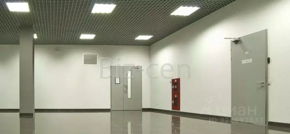 Офис в Санкт-Петербург ул. Оптиков, 4к2 (209 м) - Фото 0