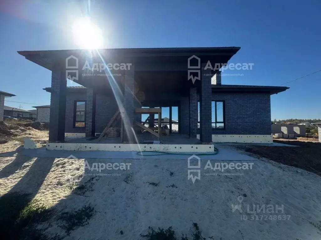 Дом в Волгоградская область, Волгоград ул. Джамбула Джабаева (190 м) - Фото 2