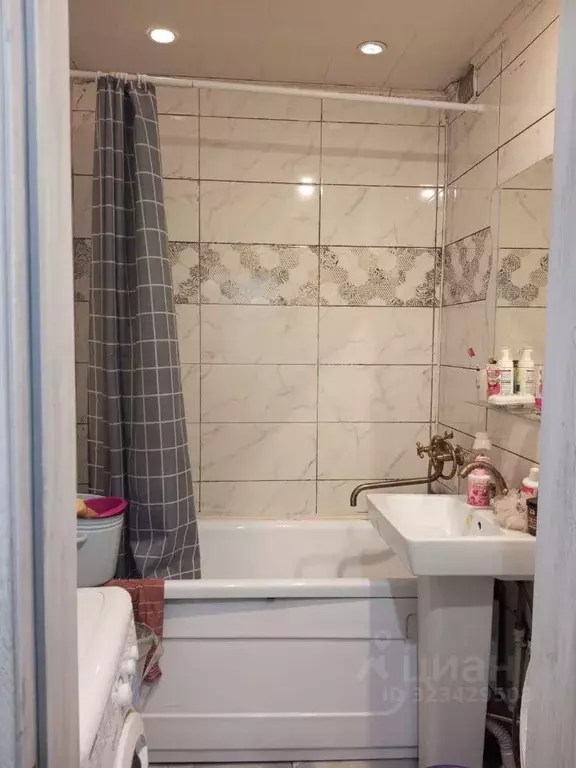 1-к кв. Свердловская область, Первоуральск ул. Химиков, 4А (31.0 м) - Фото 1