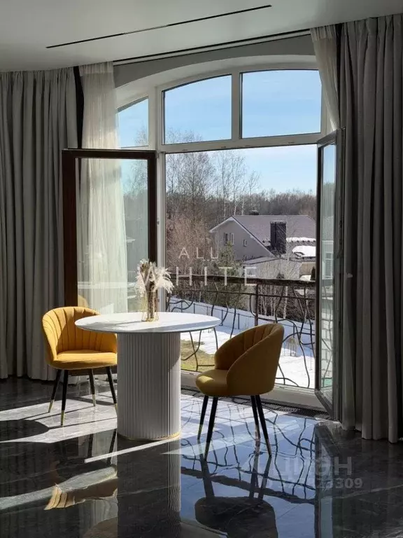 Дом в Москва д. Большое Свинорье, ул. Перспективная, 122 (1141 м) - Фото 1