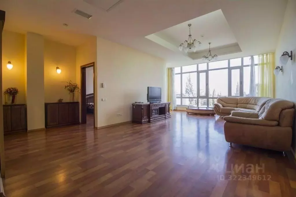 3-к кв. Крым, Алушта ул. Парковая, 5 (152.0 м) - Фото 1