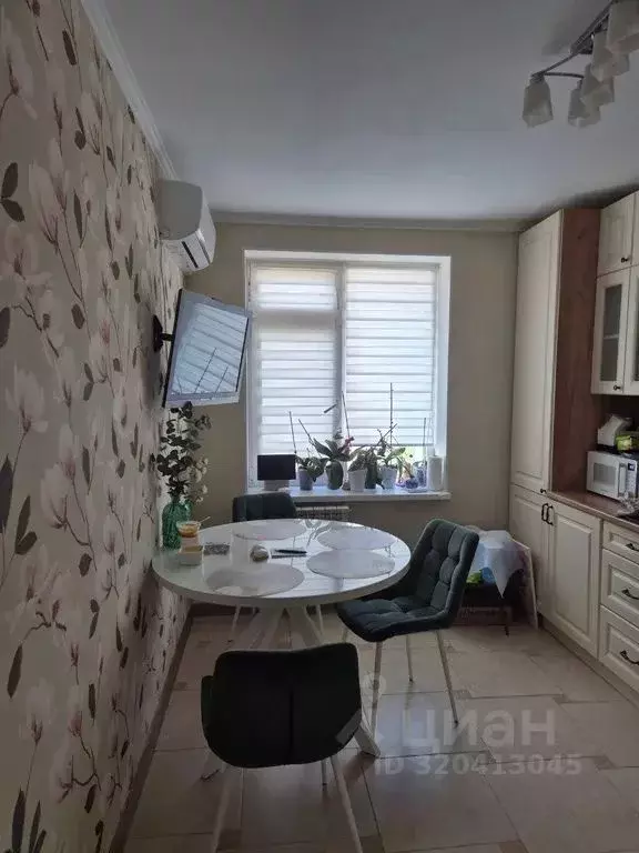 2-к кв. Крым, Евпатория ул. Чапаева, 87 (64.0 м) - Фото 0