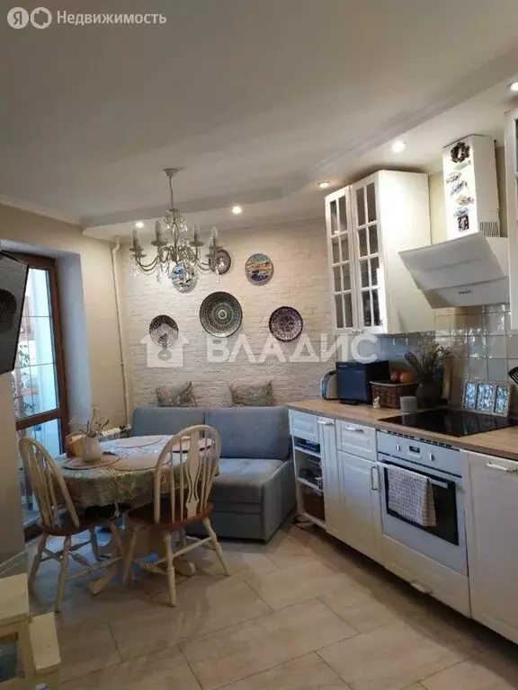 3-комнатная квартира: Дмитров, Чекистская улица, 8 (95 м) - Фото 1