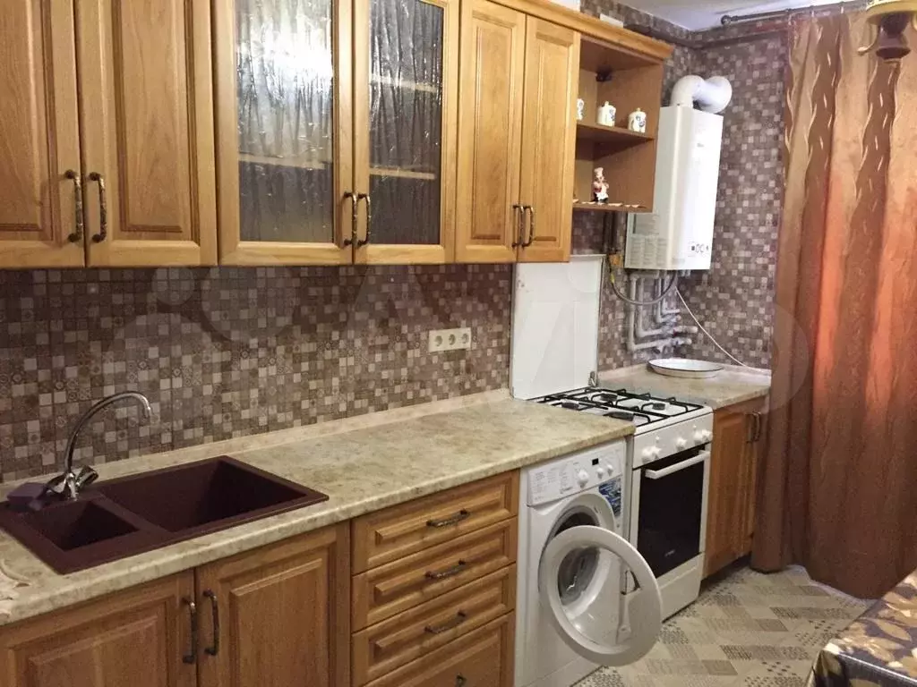 2-к. квартира, 57 м, 1/5 эт. - Фото 0