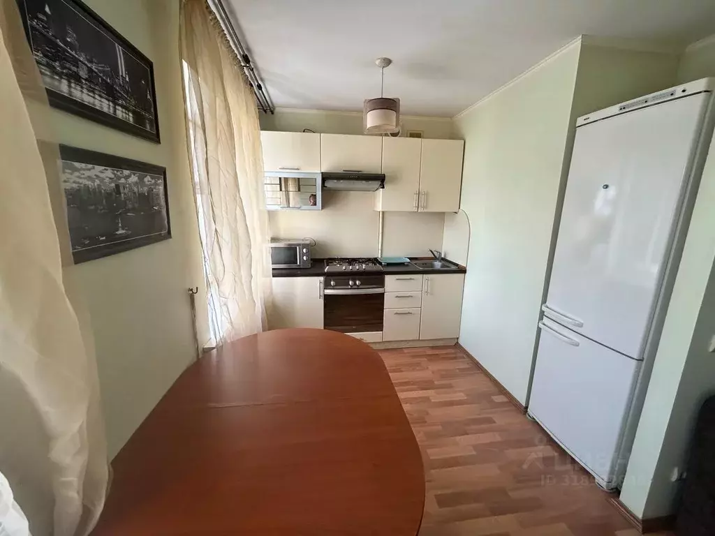 2-к кв. Пермский край, Пермь ул. Газеты Звезда, 79 (43.0 м) - Фото 0